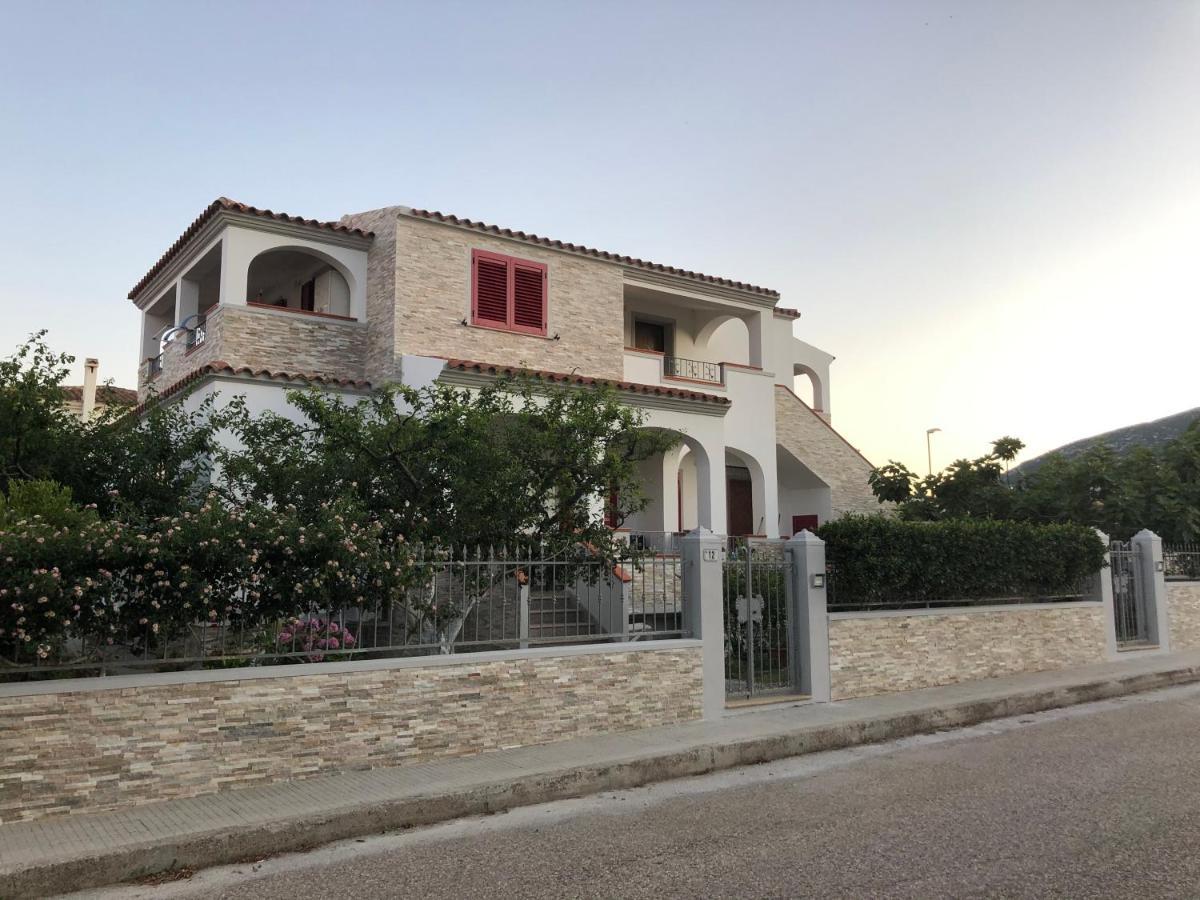 Appartamento In Villa Andreina Орозеи Екстериор снимка