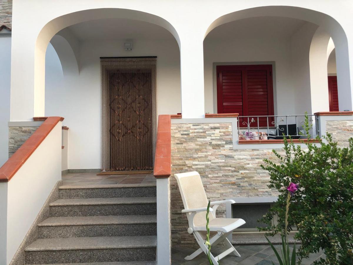 Appartamento In Villa Andreina Орозеи Екстериор снимка