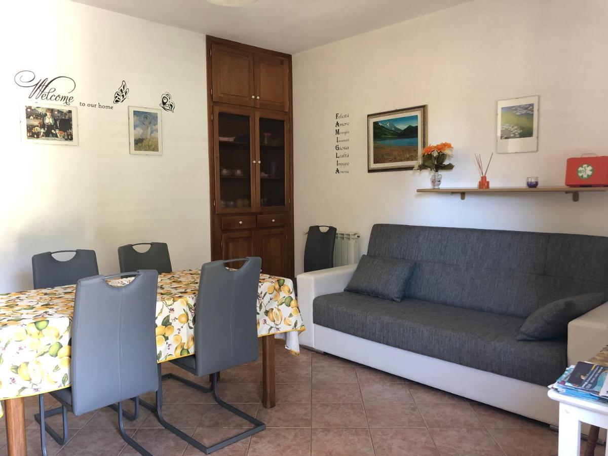 Appartamento In Villa Andreina Орозеи Екстериор снимка