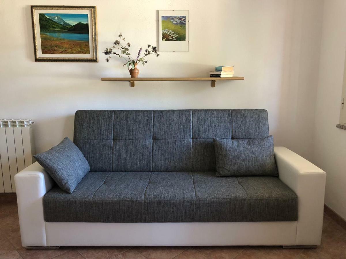 Appartamento In Villa Andreina Орозеи Екстериор снимка