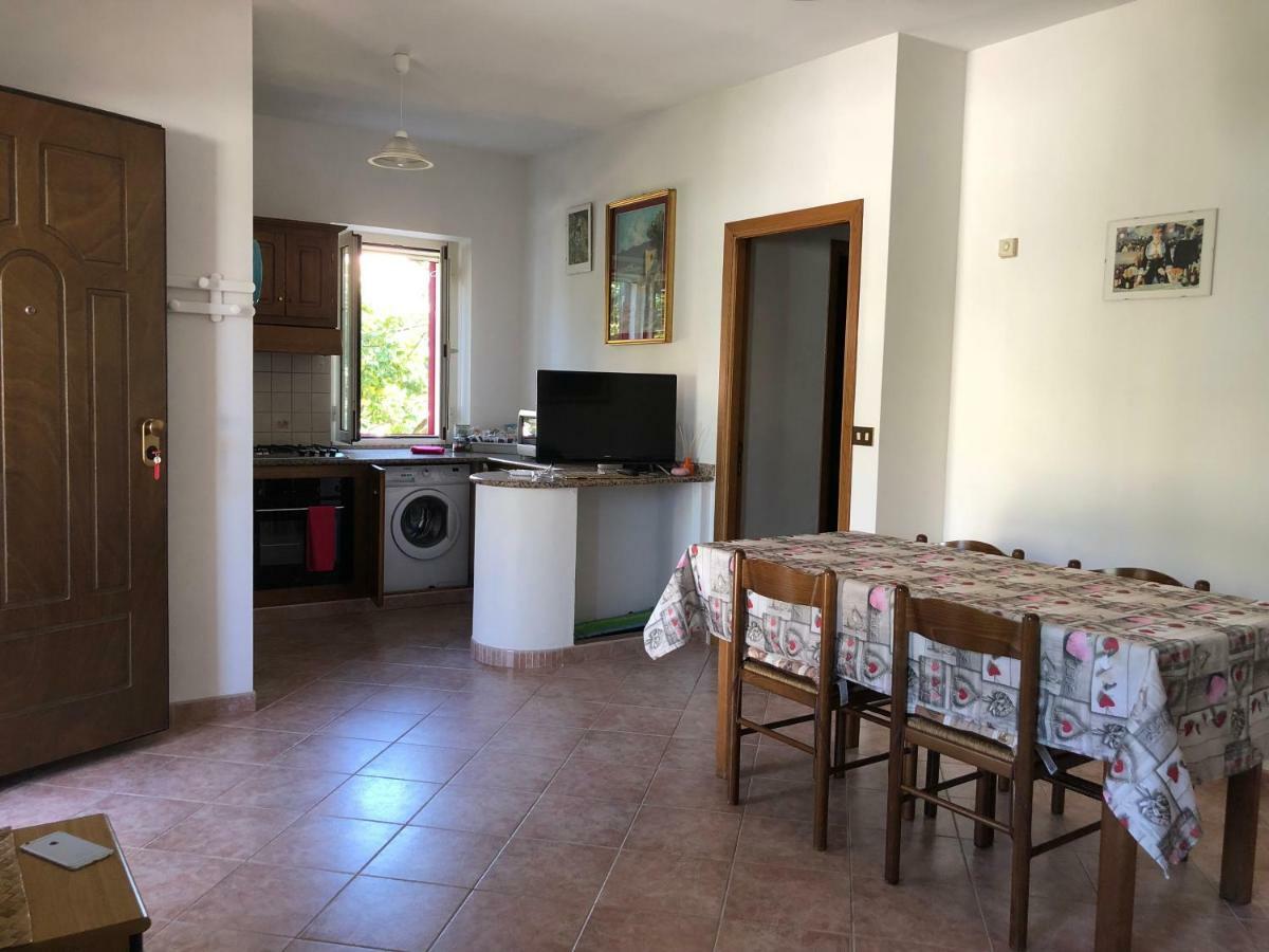 Appartamento In Villa Andreina Орозеи Екстериор снимка