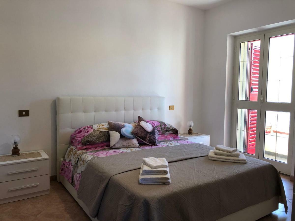 Appartamento In Villa Andreina Орозеи Екстериор снимка