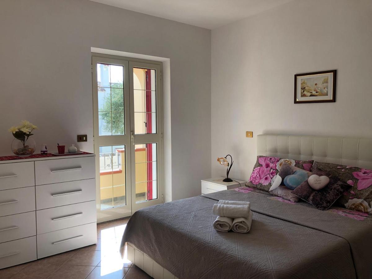 Appartamento In Villa Andreina Орозеи Екстериор снимка