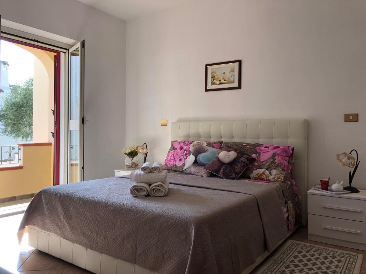 Appartamento In Villa Andreina Орозеи Екстериор снимка