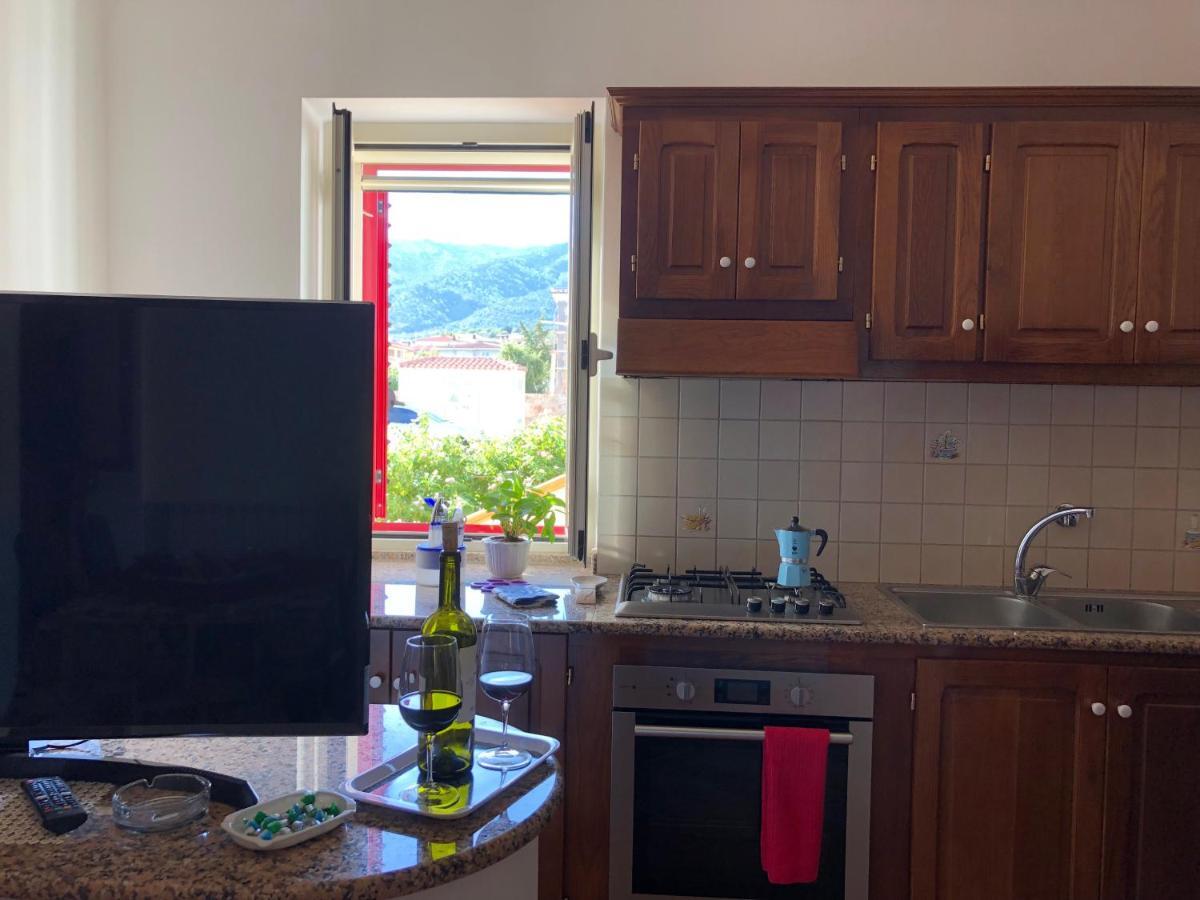 Appartamento In Villa Andreina Орозеи Екстериор снимка