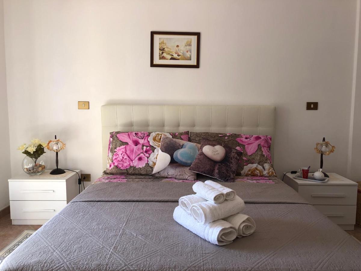 Appartamento In Villa Andreina Орозеи Екстериор снимка