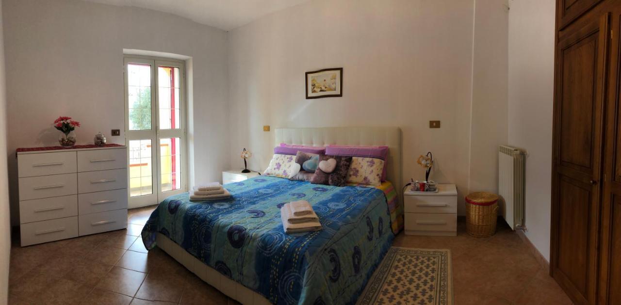 Appartamento In Villa Andreina Орозеи Екстериор снимка